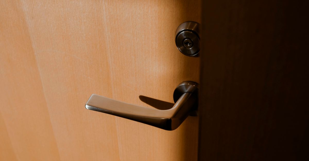 Door Knob Lock or Deadbolt — Which Actually Keeps Burglars Out? — Old Bridge Locksmiths